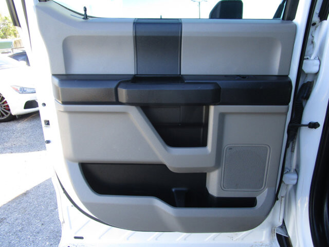 2018 Ford F250 in Tampa, FL 33604-6914 - 18069970 17