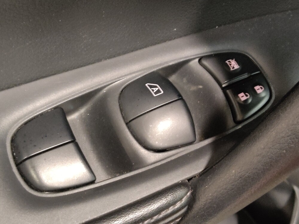 2018 Nissan Rogue in Arlington, TX 76011 - 18069999 27