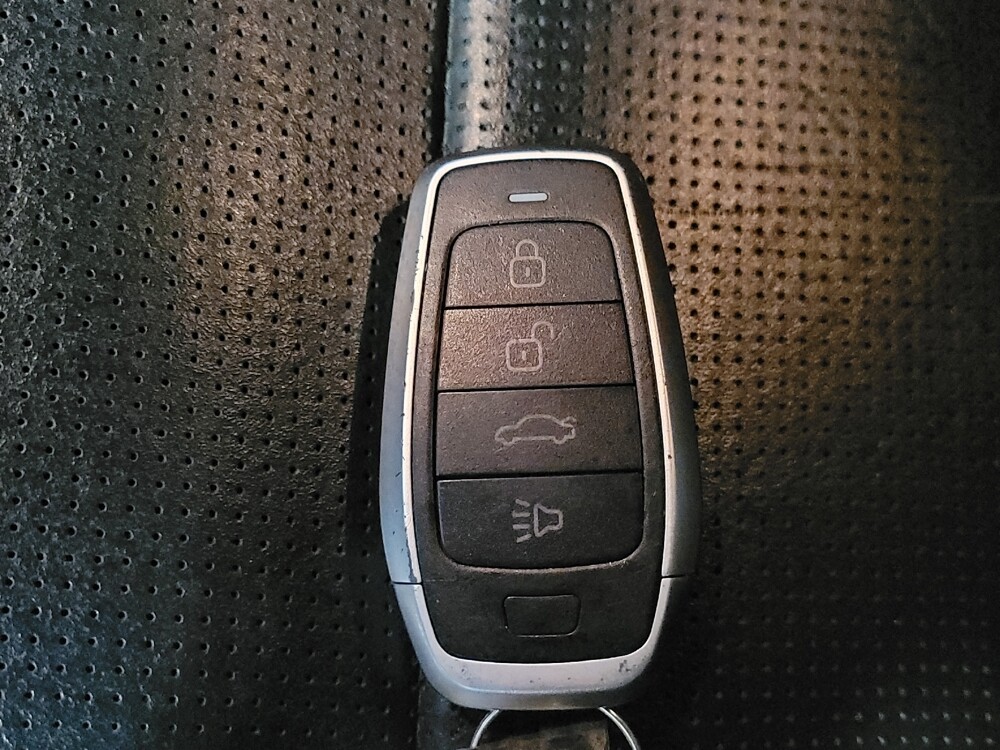 2015 Ford Taurus in Ocala, FL 34471 - 18070051 32