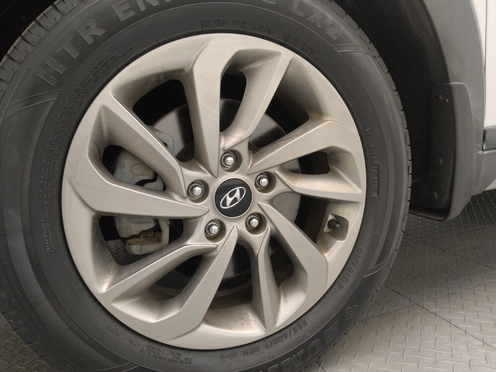 2017 Hyundai Tucson in Savannah, GA 31419 - 18070063 31