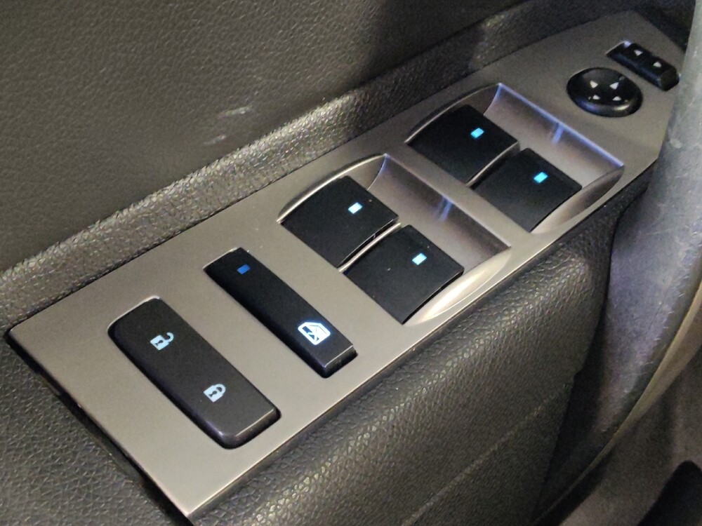 2013 Chevrolet Silverado 1500 in Houston, TX 77060 - 18070079 27