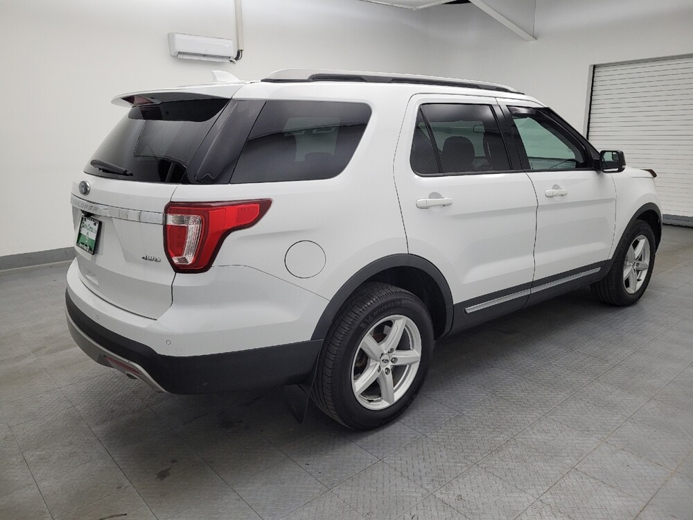 2017 Ford Explorer in Toledo, OH 43617 - 18070100 10