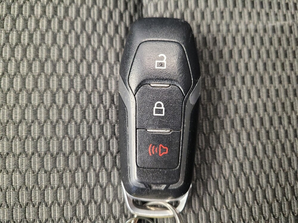 2017 Ford Explorer in Toledo, OH 43617 - 18070100 32