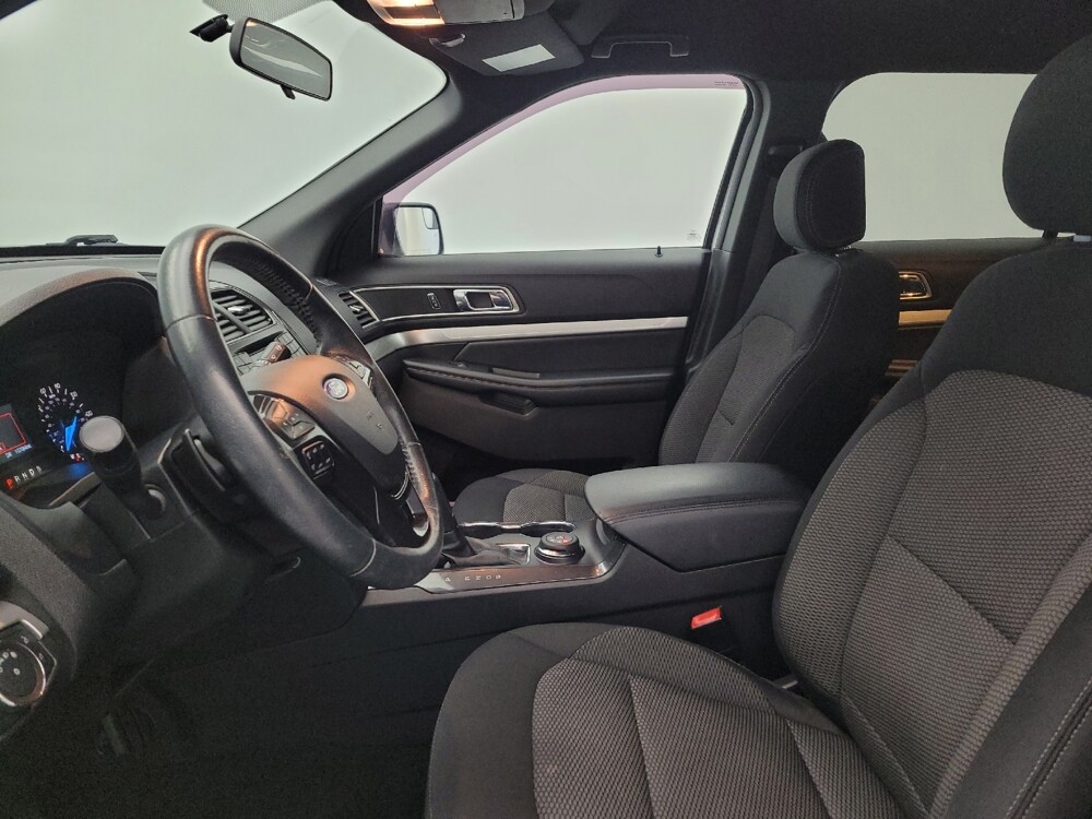 2017 Ford Explorer in Toledo, OH 43617 - 18070100 17