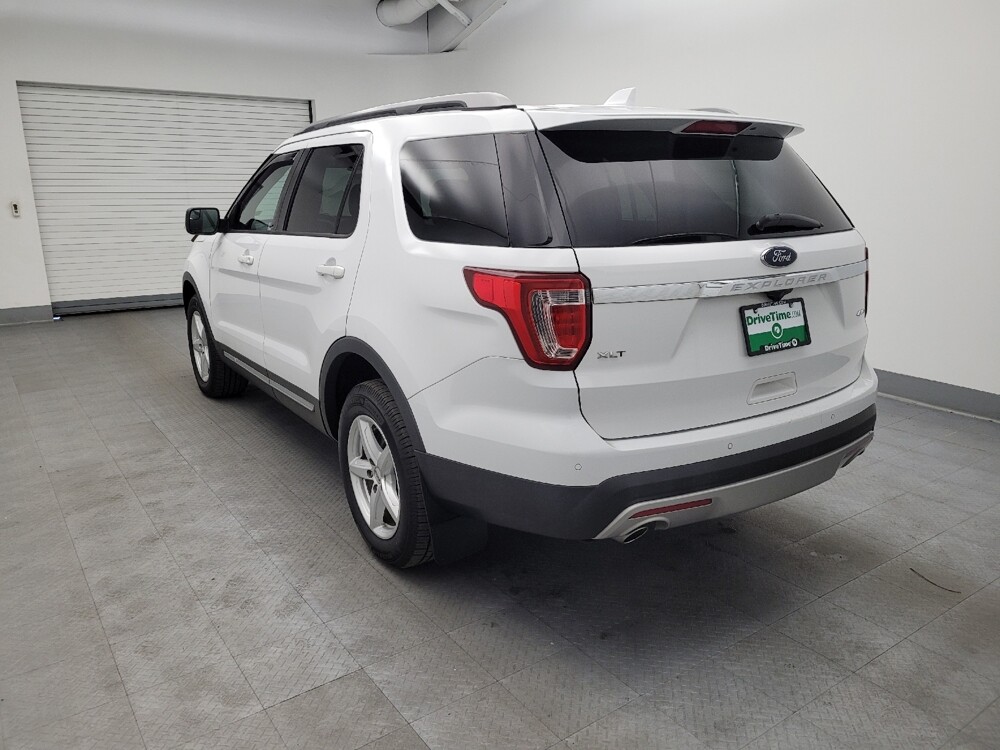 2017 Ford Explorer in Toledo, OH 43617 - 18070100 5