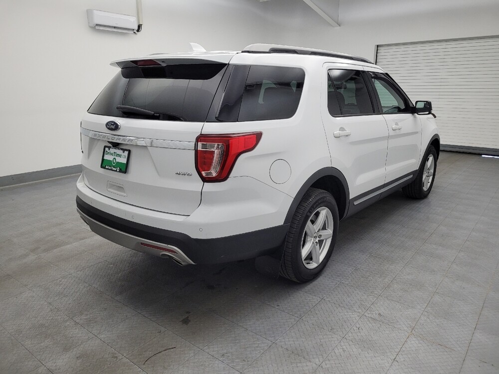 2017 Ford Explorer in Toledo, OH 43617 - 18070100 9