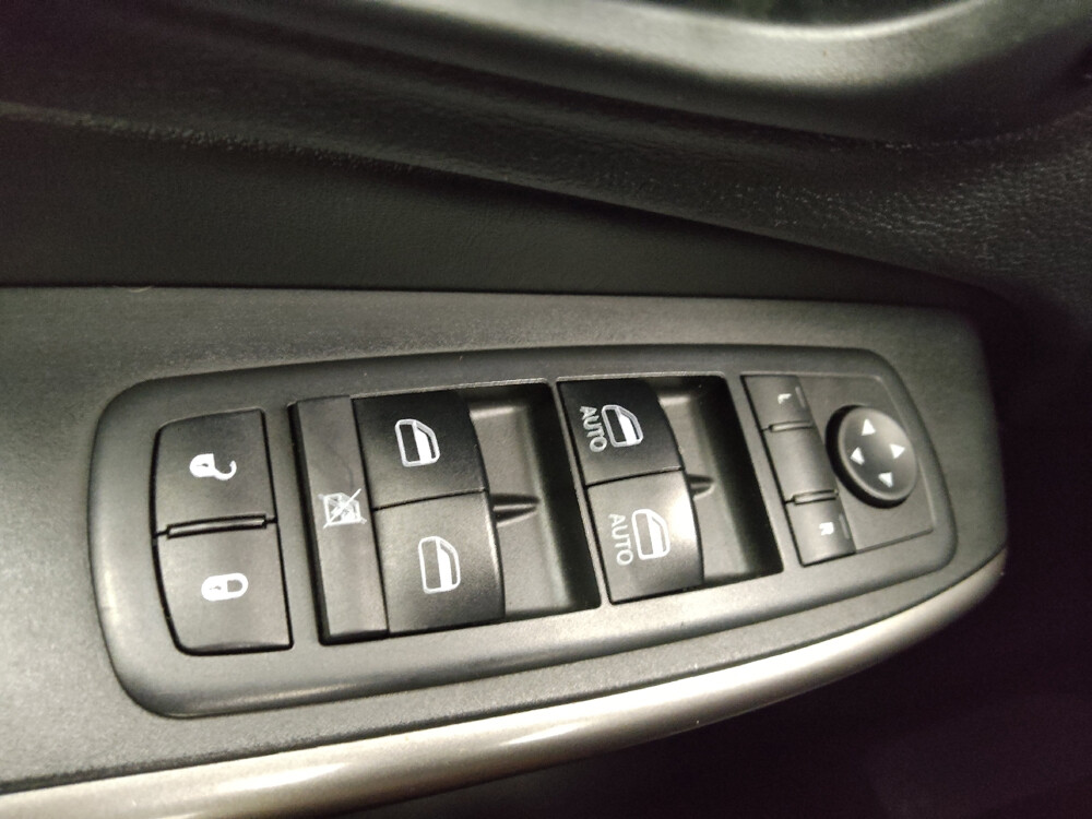 2019 Jeep Cherokee in Lombard, IL 60148 - 18070121 27