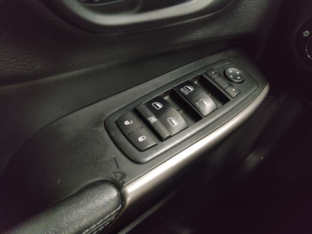 2019 Jeep Cherokee in Columbus, GA 31909 - 18070274 27