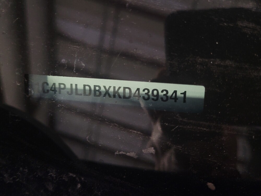 2019 Jeep Cherokee in Tampa, FL 33612 - 18070310 33