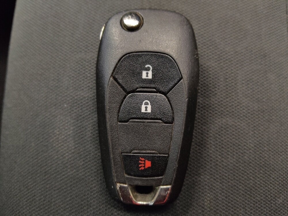 2021 Chevrolet Trax in Live Oak, TX 78233 - 18070373 32