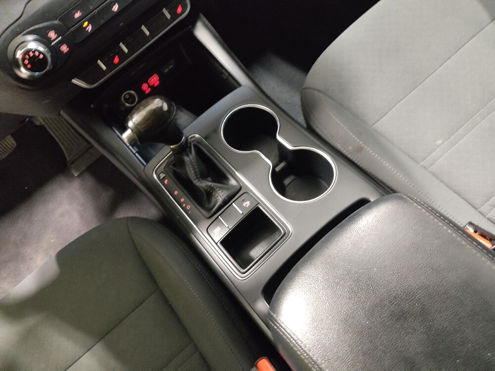2016 Kia Sorento in Columbus, OH 43231 - 18070387 26