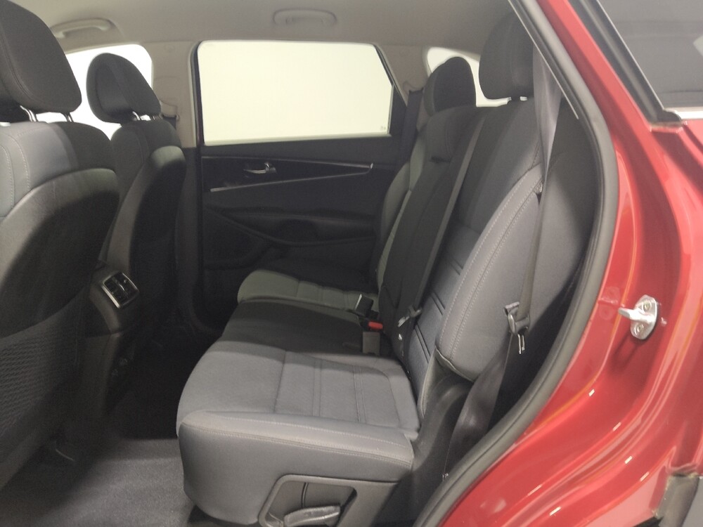 2016 Kia Sorento in Columbus, OH 43231 - 18070387 18