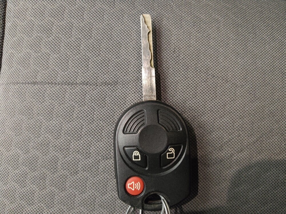 2018 Ford Escape in Lombard, IL 60148 - 18070430 32