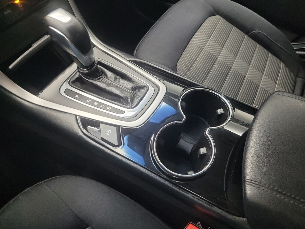 2017 Ford Edge in Highland, IN 46322 - 18070443 26