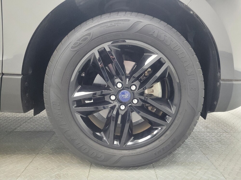 2017 Ford Edge in Highland, IN 46322 - 18070443 31