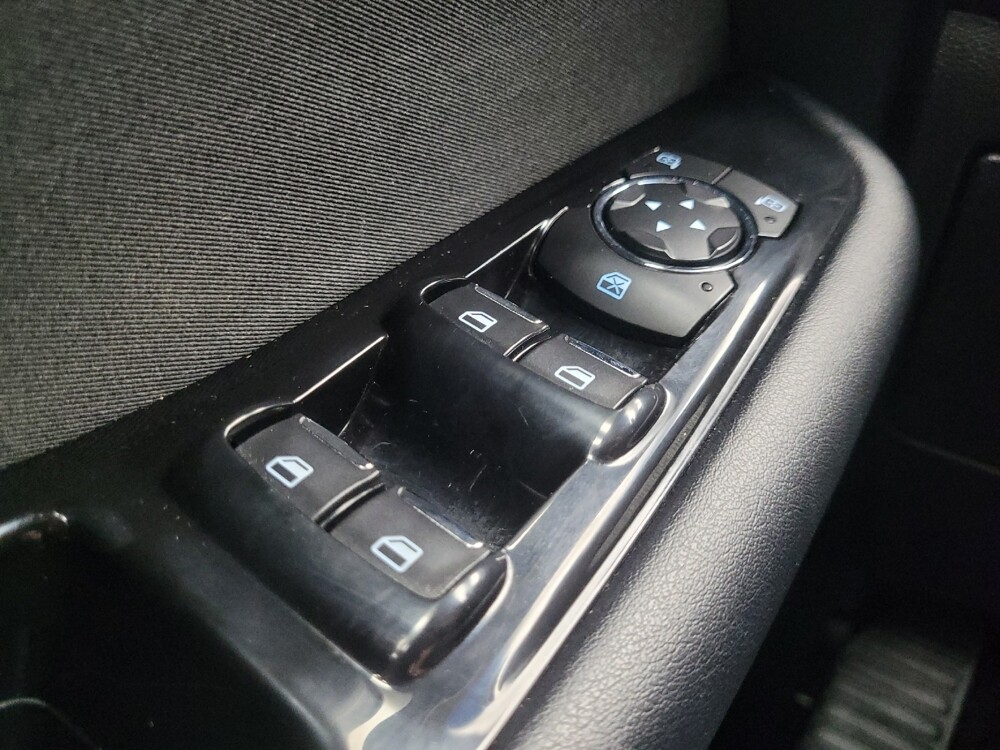 2017 Ford Edge in Highland, IN 46322 - 18070443 27