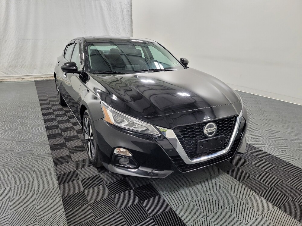 2020 Nissan Altima in Allentown, PA 18103 - 18070491 14