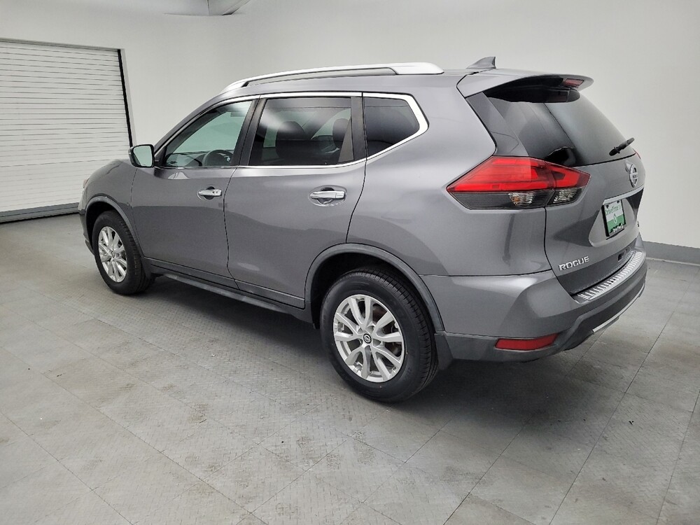 2017 Nissan Rogue in Miamisburg, OH 45342 - 18070539 3