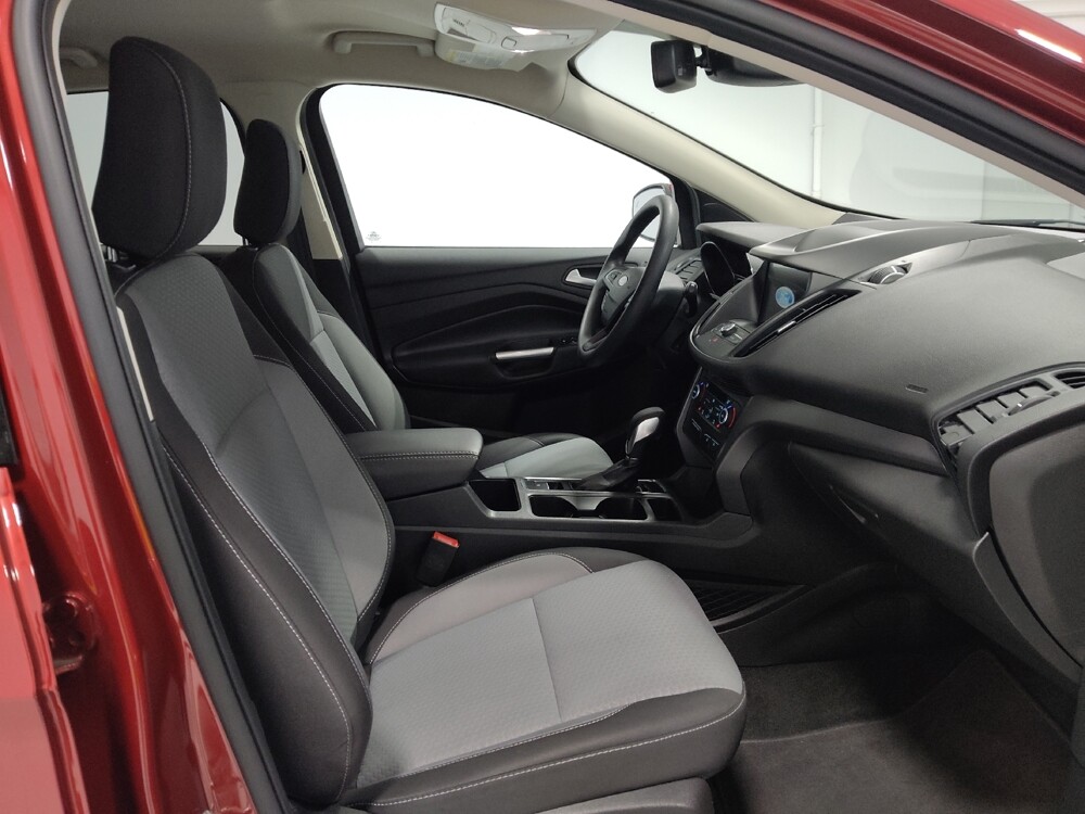 2019 Ford Escape in Columbus, OH 43228 - 18070551 21