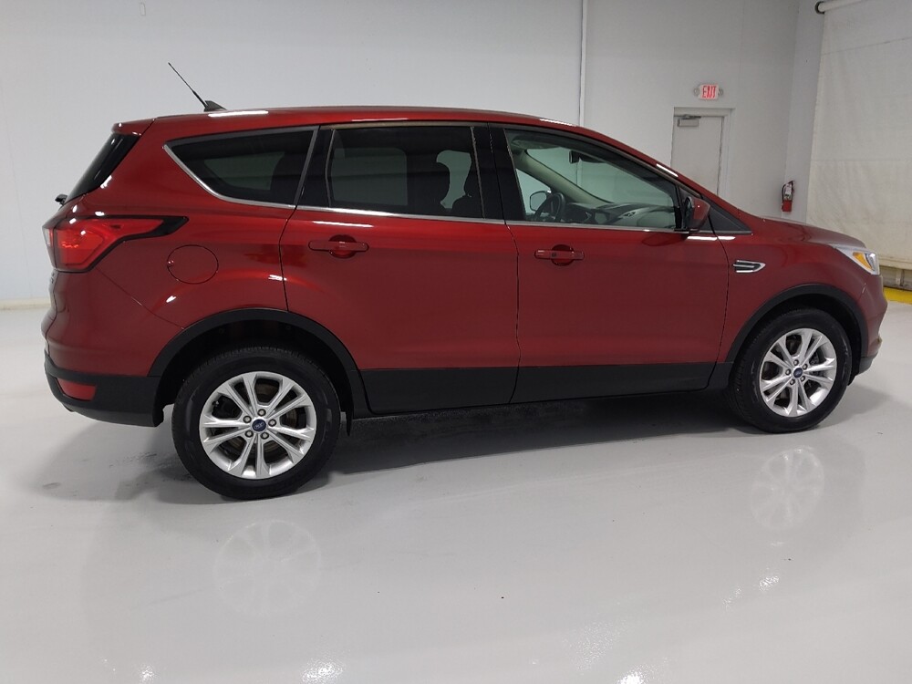 2019 Ford Escape in Columbus, OH 43228 - 18070551 10