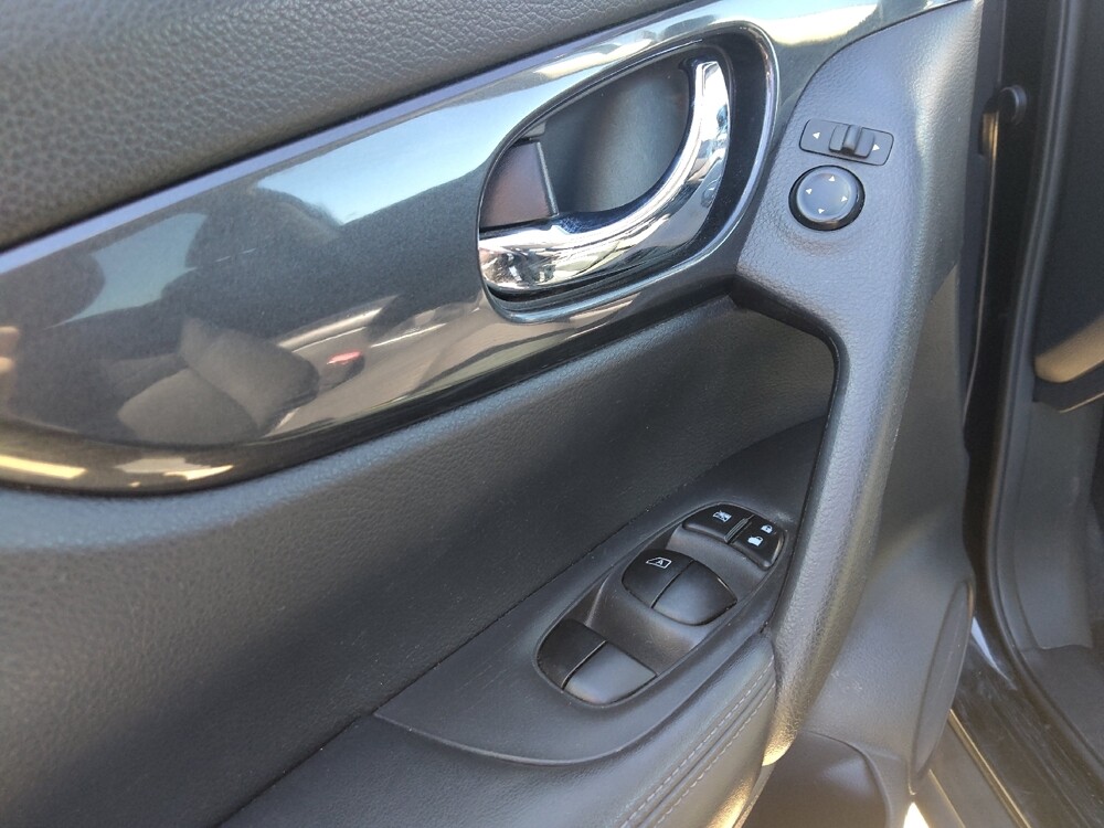 2018 Nissan Rogue in Fort Worth, TX 76116 - 18070581 27