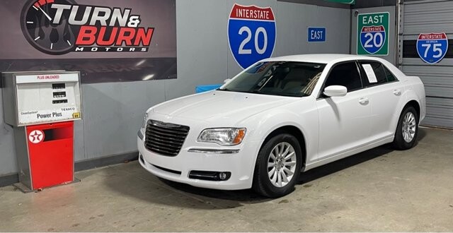 2014 Chrysler 300 in Conyers, GA 30094 - 18070609