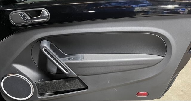 2013 Volkswagen Beetle in Conyers, GA 30094 - 18070614 16