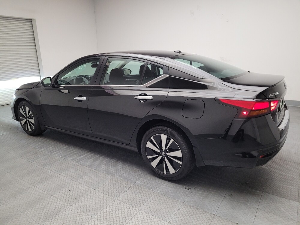2022 Nissan Altima in Fresno, CA 93726 - 18070640 3