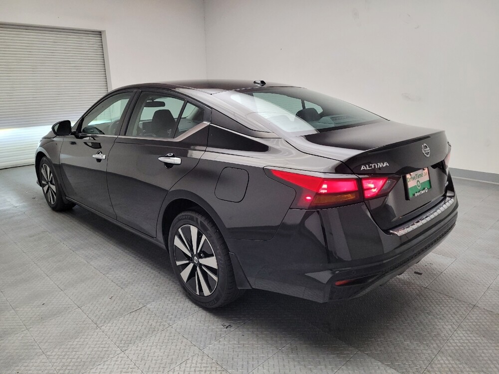2022 Nissan Altima in Fresno, CA 93726 - 18070640 5