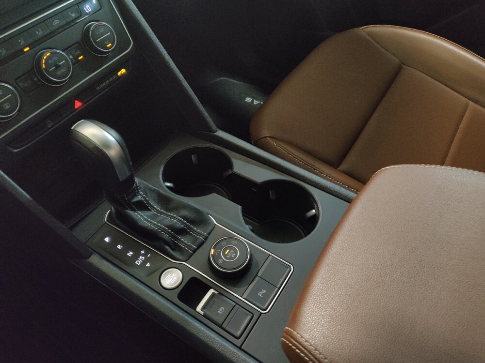 2021 Volkswagen Atlas in Tulsa, OK 74145 - 18070672 26