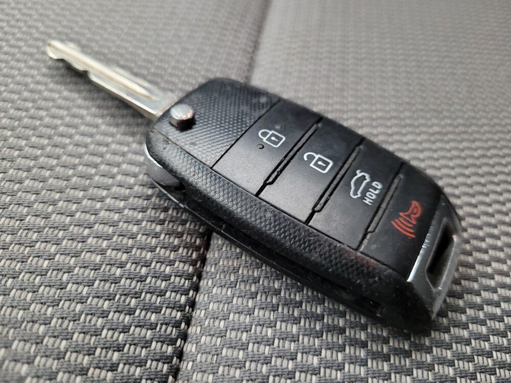 2018 Kia Forte in Mesa, AZ 85210 - 18070692 32