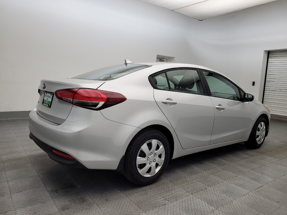 2018 Kia Forte in Mesa, AZ 85210 - 18070692 9