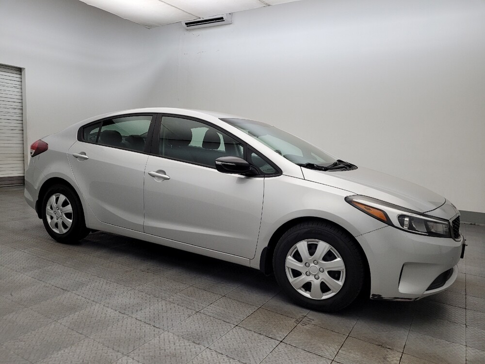2018 Kia Forte in Mesa, AZ 85210 - 18070692 11