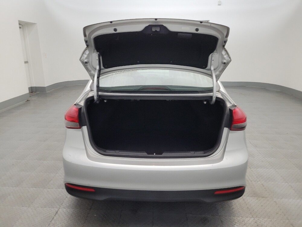 2018 Kia Forte in Mesa, AZ 85210 - 18070692 29