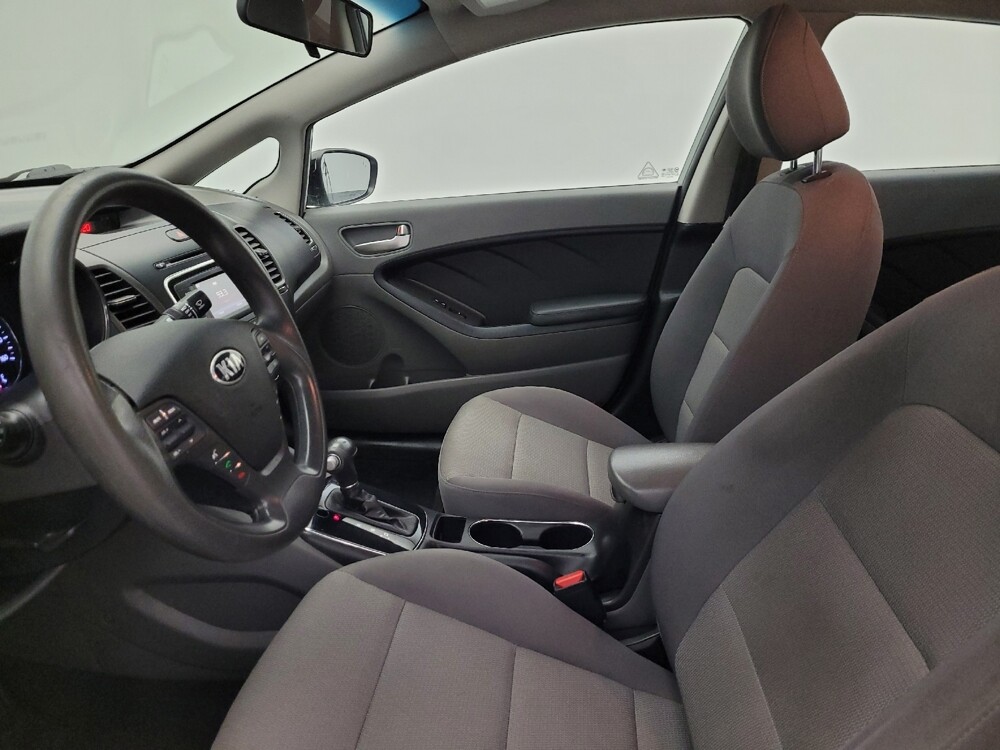 2018 Kia Forte in Mesa, AZ 85210 - 18070692 17