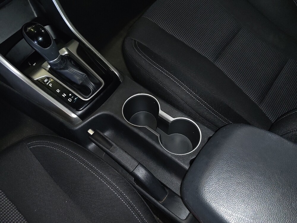 2017 Hyundai Elantra in Jacksonville, FL 32225 - 18070738 26