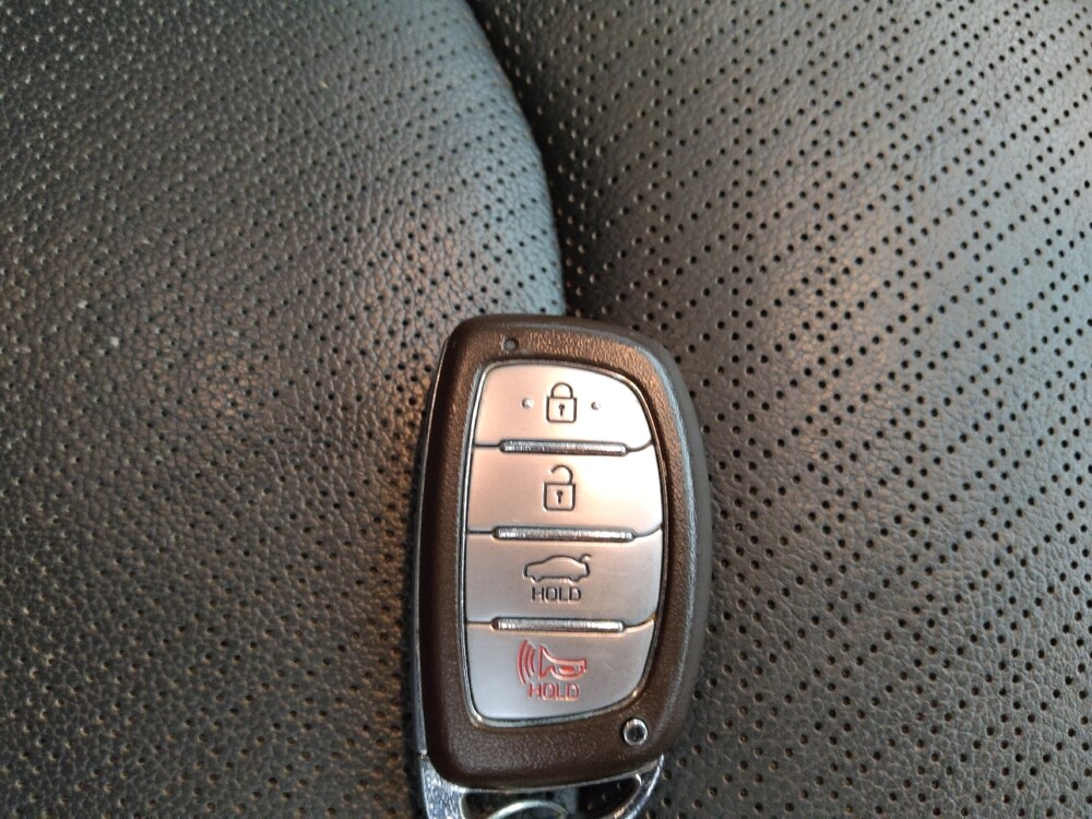 2017 Hyundai Elantra in Lombard, IL 60148 - 18070796 32