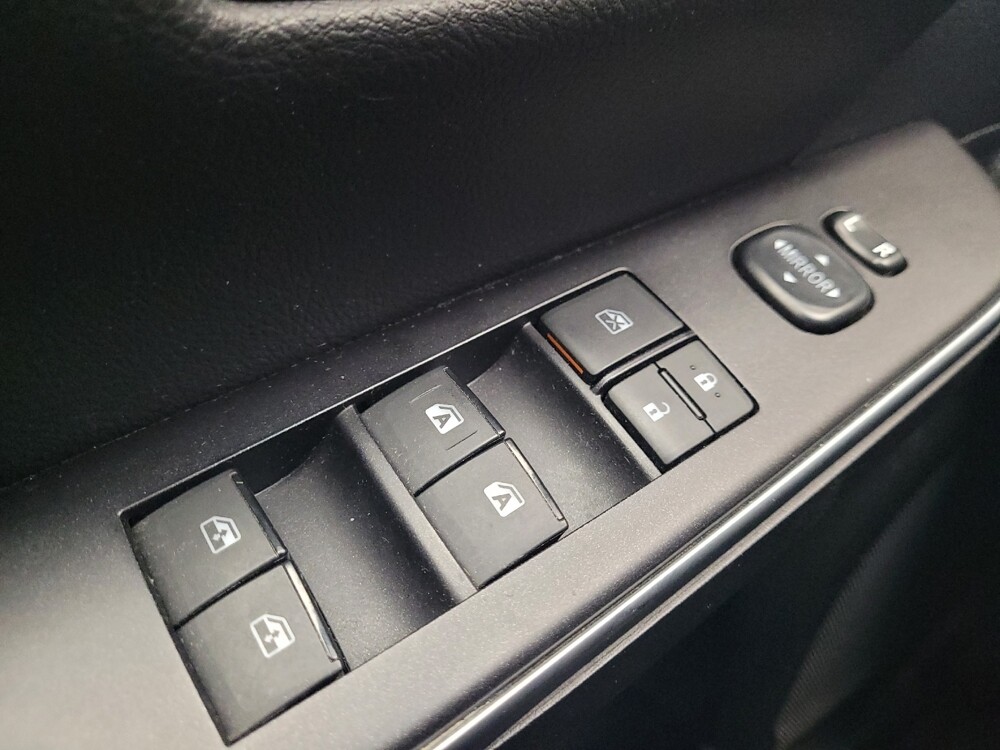 2017 Toyota Camry in Eastpointe, MI 48021 - 18070806 27