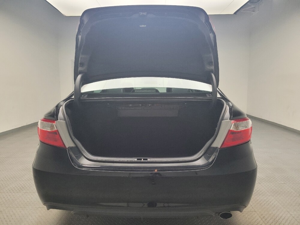 2017 Toyota Camry in Eastpointe, MI 48021 - 18070806 29