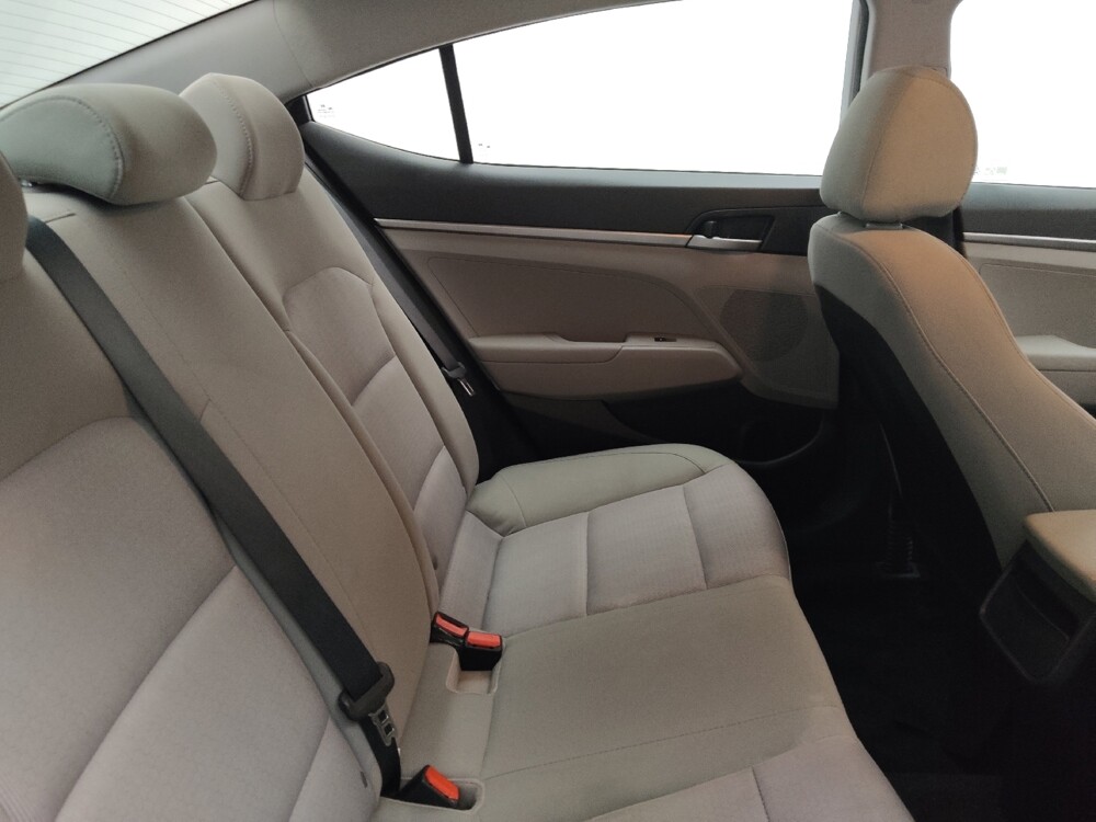 2017 Hyundai Elantra in Des Moines, IA 50310 - 18070878 19