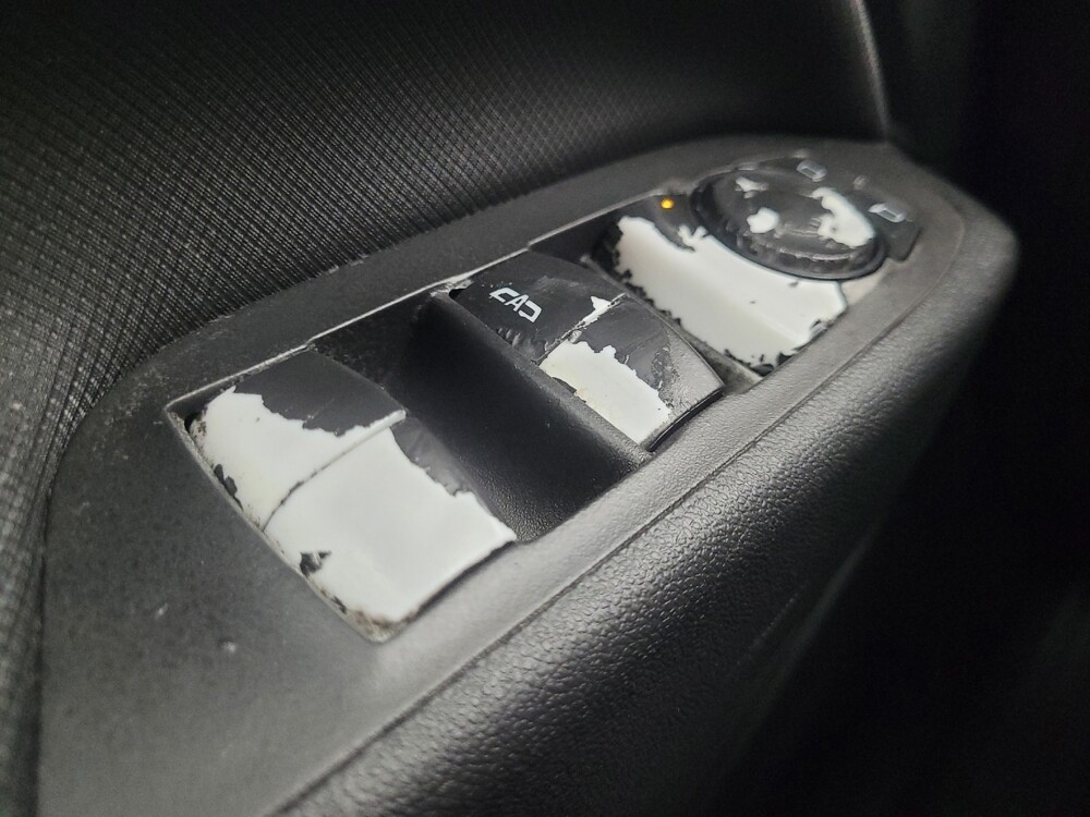 2022 Chevrolet Equinox in Indianapolis, IN 46219 - 18070915 27