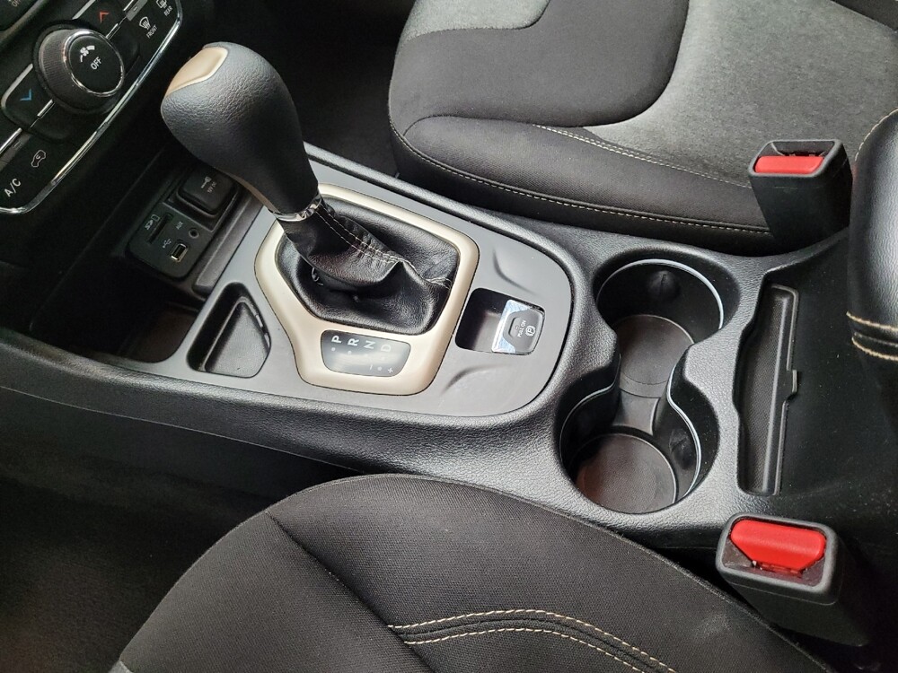 2018 Jeep Cherokee in Las Vegas, NV 89104 - 18070932 26