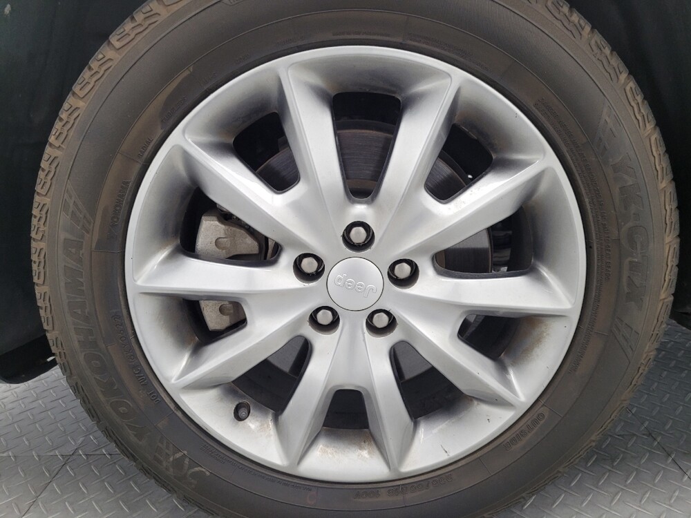 2018 Jeep Cherokee in Las Vegas, NV 89104 - 18070932 31