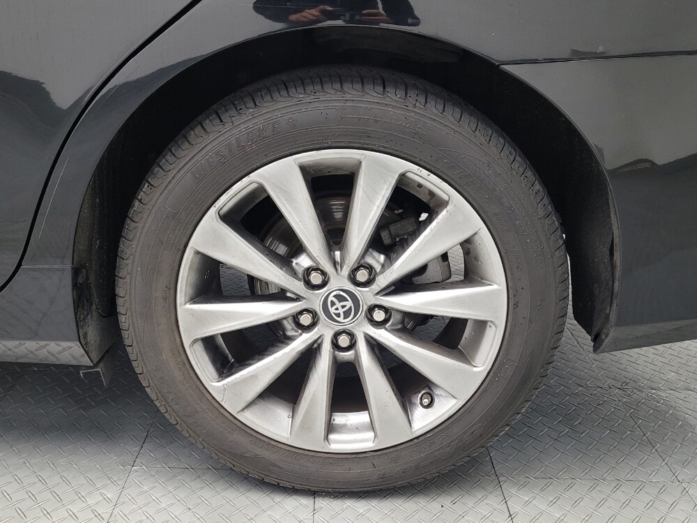 2015 Toyota Camry in Des Moines, IA 50310 - 18070986 31