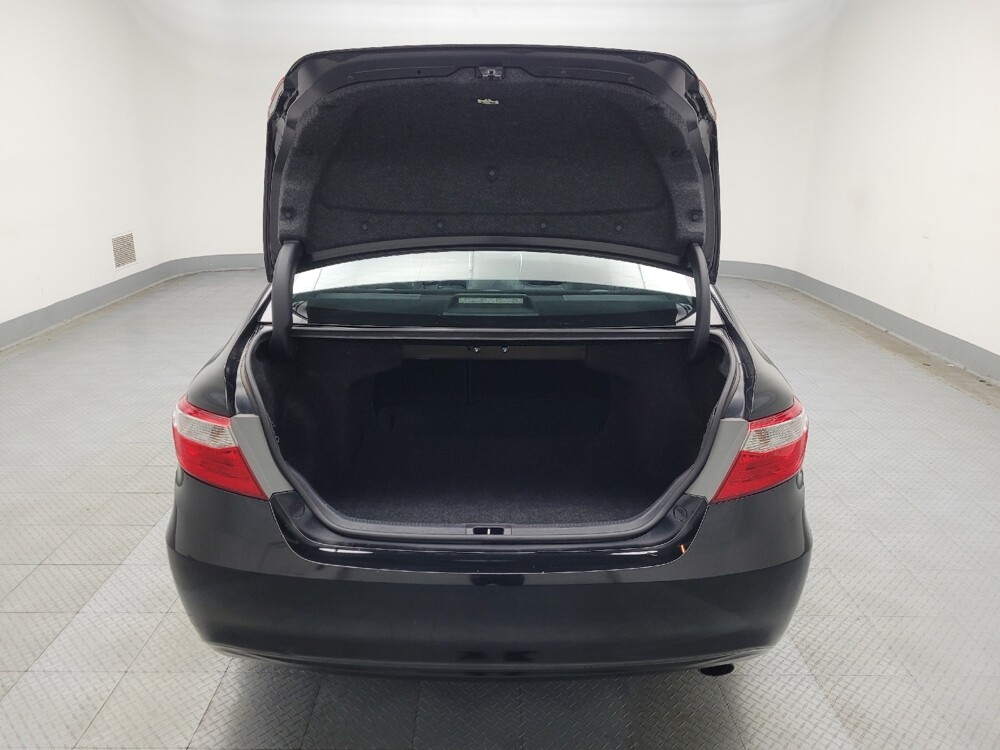 2015 Toyota Camry in Des Moines, IA 50310 - 18070986 29