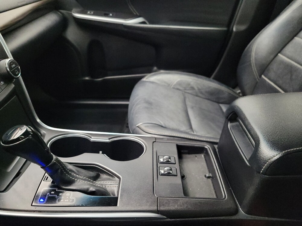 2015 Toyota Camry in Des Moines, IA 50310 - 18070986 26
