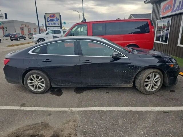 2017 Chevrolet Malibu in Wadena, MN 56482 - 18071008 4