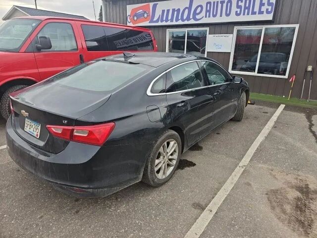 2017 Chevrolet Malibu in Wadena, MN 56482 - 18071008 5