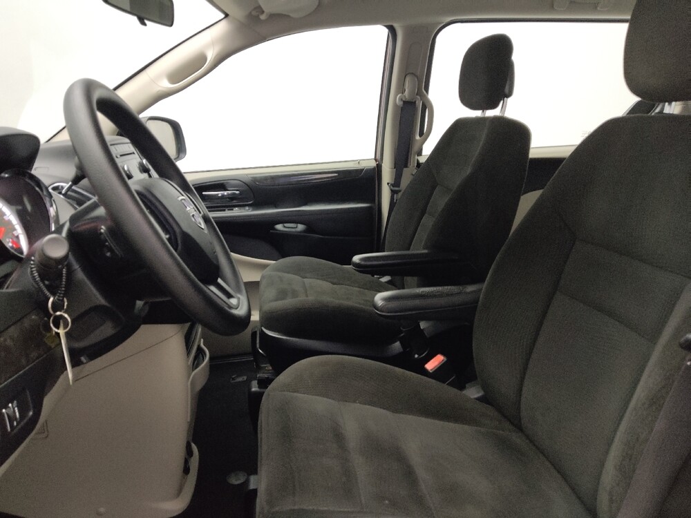 2015 Dodge Grand Caravan in Marietta, GA 30062 - 18071036 17