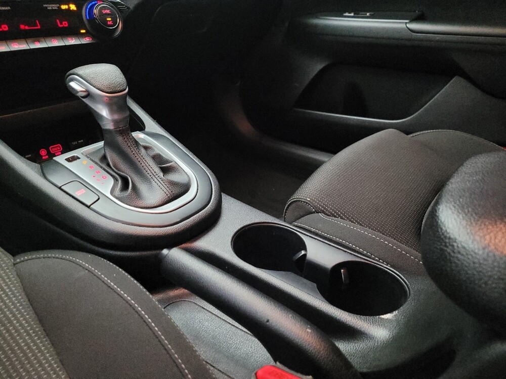 2019 Kia Forte in Tucson, AZ 85705 - 18071082 26